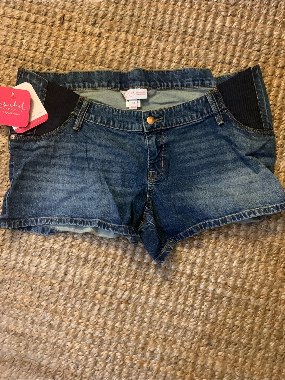 Women’s Isabel maternity jean shorts. NWT. Size 14.